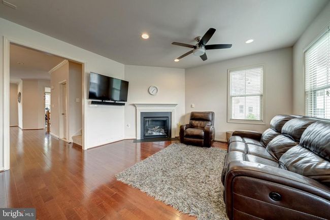 23314 Tradewind Dr, Townhouse with 3 bedrooms, 4 bathrooms and null parking in BRAMBLETON VA | Image 18