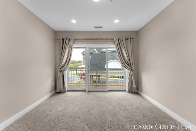 15 - 917 W Savidge St, Condo with 2 bedrooms, 2 bathrooms and null parking in Spring Lake MI | Image 26