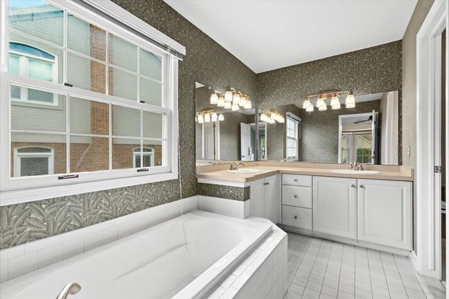 Double vanity, large | Image 14