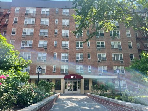 2w-1 Sadore Ln, Yonkers, NY, 10710-4830 | Card Image