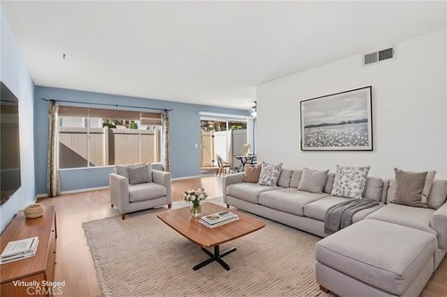 2112 Hawthorne Ct, San Bernardino, CA, 92404-3314 | Card Image