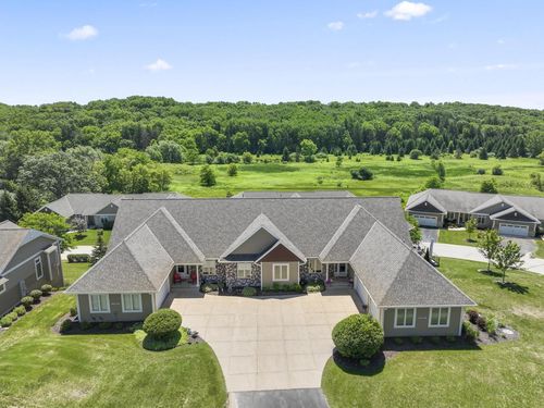 402-W314N352 Lara Lane, Delafield, WI, 53018 | Card Image