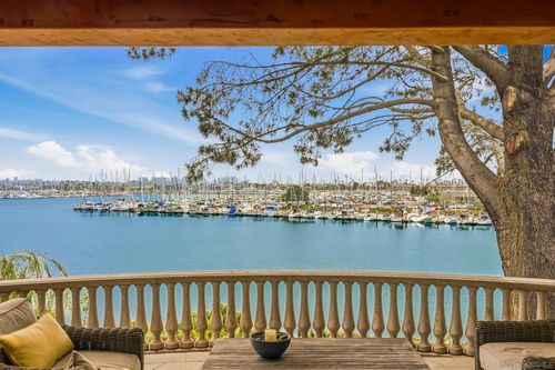 741 Rosecrans St, San Diego, CA, 92106-3012 | Card Image