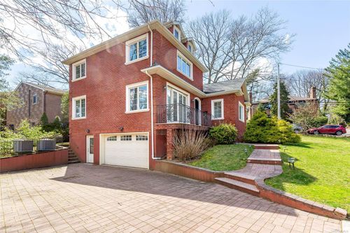 2 Avalon Rd, Great Neck, NY, 11021-3902 | Card Image