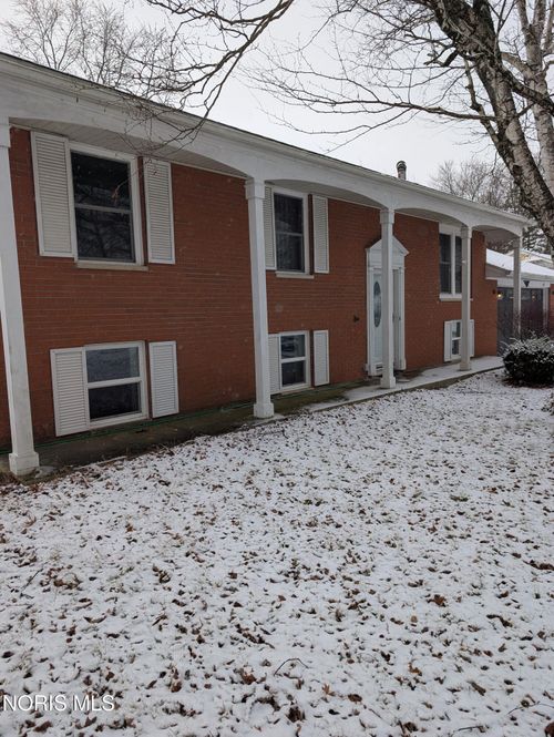 404 W 7th St, Sycamore, OH, 44882-9745 | Card Image