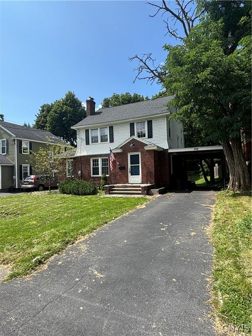 102 Wellington Rd, Syracuse, NY, 13214-2224 | Card Image