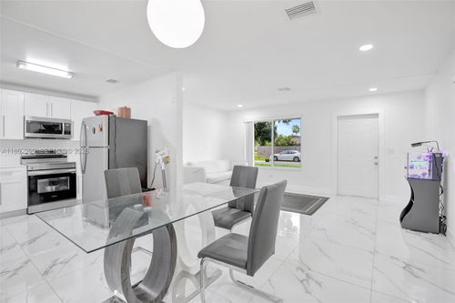 311 Sw 68th Ter, Pembroke Pines, FL, 33023-1157 | Card Image