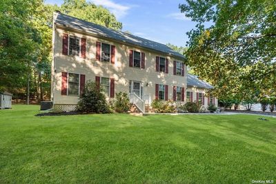 239 Old Town Road, House other with 3 bedrooms, 2 bathrooms and null parking in East Setauket NY | Image 1