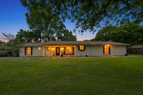 126 Oak Ln, Burleson, TX, 76028-6146 | Card Image