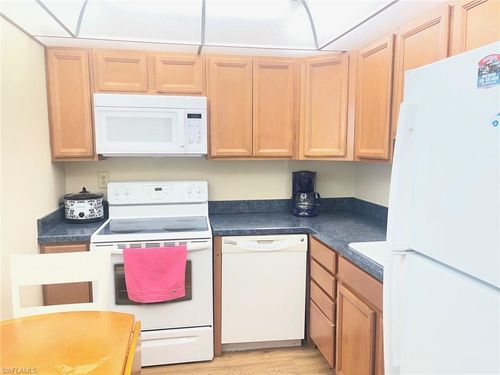 apt-301-6220 Augusta Dr, FORT MYERS, FL, 33907-5750 | Card Image