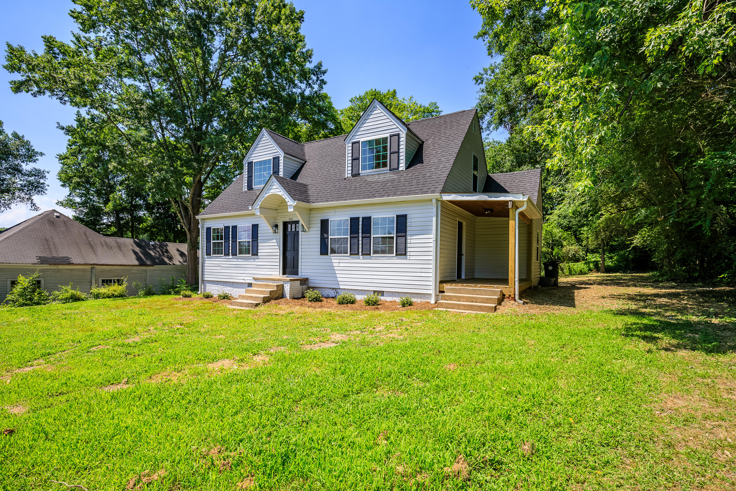 Main St, LA Fayette, GA 30728