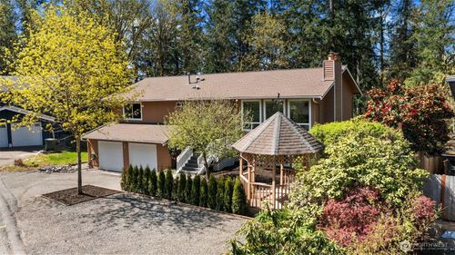 1525 218th Place Ne, Sammamish, WA, 98074 | Card Image