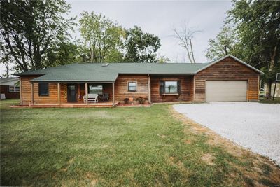 717 E Cumberland, House other with 2 bedrooms, 2 bathrooms and null parking in Altamont IL | Image 1