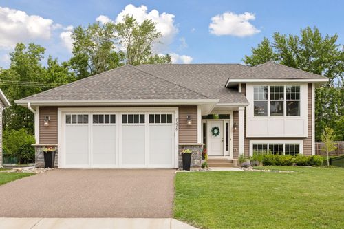 7226 51st Ave N, New Hope, MN, 55428-3225 | Card Image