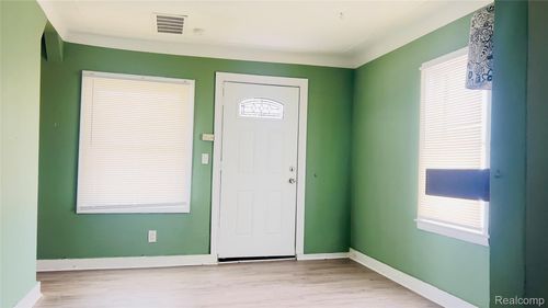 8209 Orchard Ave, Warren, MI, 48089-2932 | Card Image