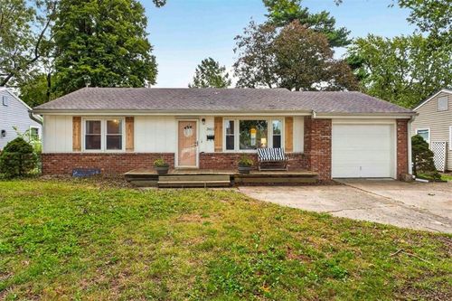 3611 S Spring St, Independence, MO, 64055-3221 | Card Image