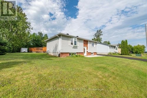 1108 Boundary Rd, Pembroke, ON, K8A7X1 | Card Image