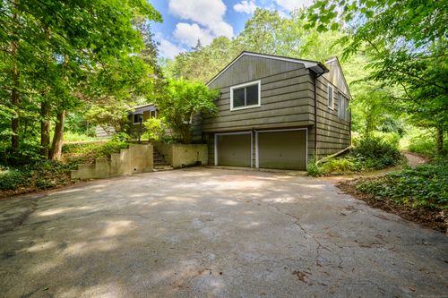 27 Tuttle Ct, Bethany, CT, 06524-3027 | Card Image