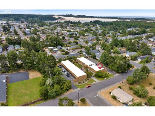 apt-11-1260 10th St, Florence, OR, 97439-7422 | Card Image