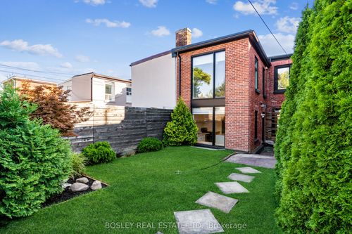 520 Manning Ave, Toronto, ON, M6G2V7 | Card Image
