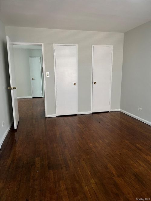 apt-624-83 Vietor Ave, Elmhurst, NY, 11373-3266 | Card Image