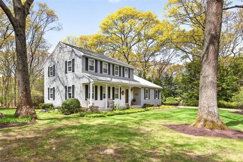 272 Pine Hill Rd, South Kingstown, RI, 02879-2805 | Card Image