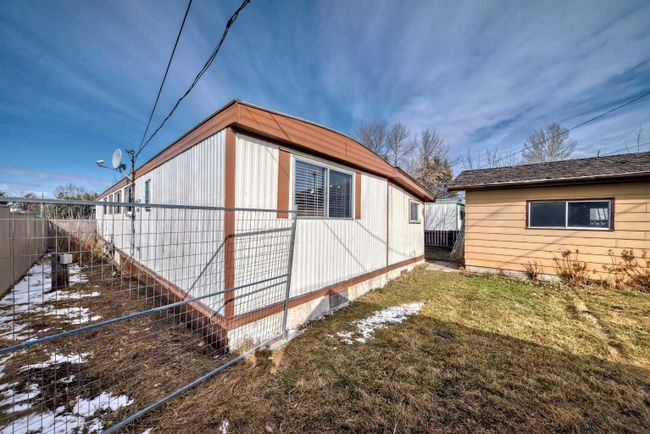 2 21 A Street Close, Home with 2 bedrooms, 1 bathrooms and 4 parking in Bowden AB | Image 28