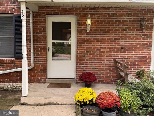 42 Froelich Ave, MOUNTVILLE, PA, 17554-1642 | Card Image