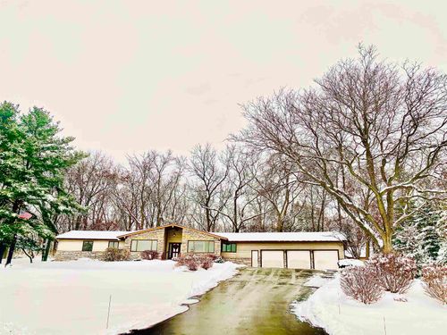 5572 Stable View Ln, Fitchburg, WI, 53575-2027 | Card Image