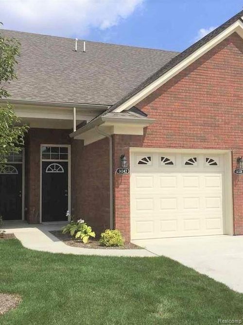 14342 Shadywood Dr, Sterling Heights, MI, 48312-3428 | Card Image