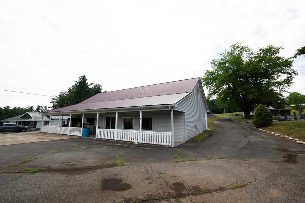 1113 Dusty Ridge Rd, Fancy Gap, VA 24328