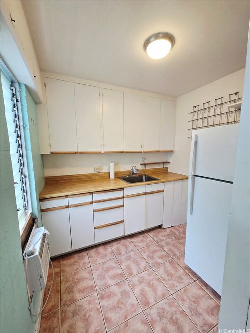 apt-105-3061 Pualei Cir, Honolulu, HI, 96815-4912 | Card Image