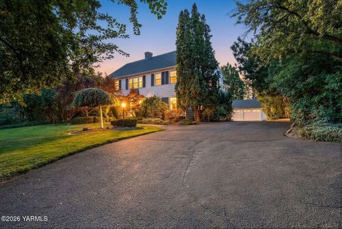 610 S 32nd Ave, Yakima, WA, 98902-4020 | Card Image