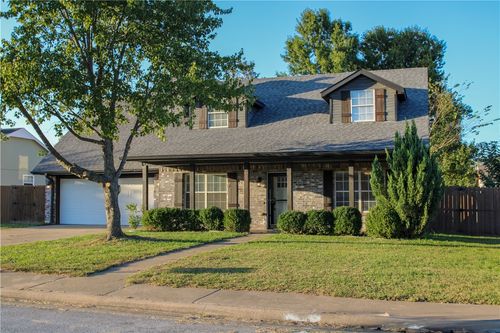 2711 W Bishop Dr, Rogers, AR, 72756-2096 | Card Image
