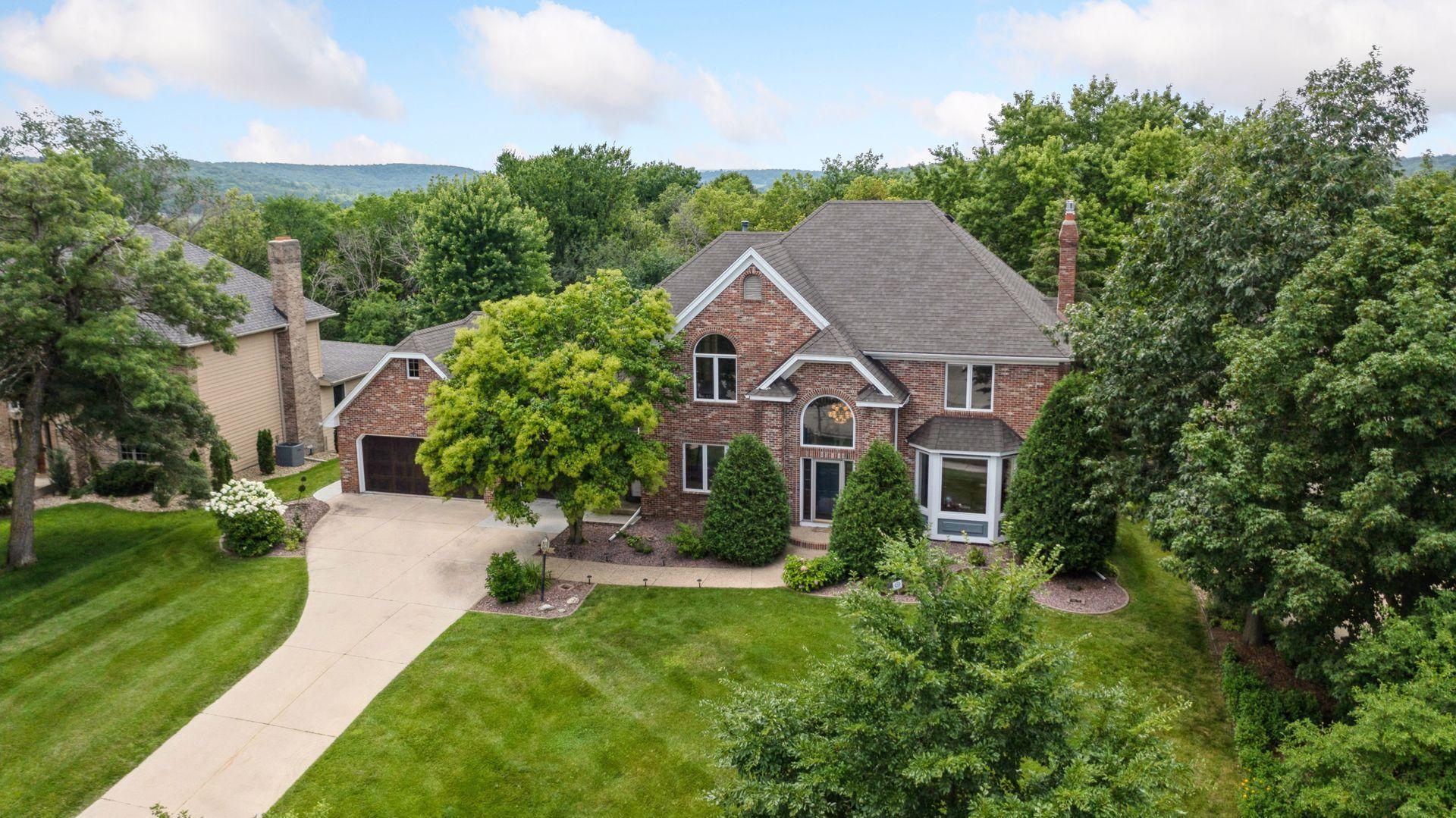 Bell Oaks Ln, Rochester, MN 55902