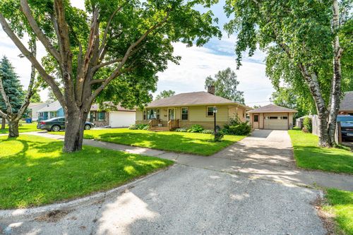 719 W 7th Ave, Fergus Falls, MN, 56537-1101 | Card Image