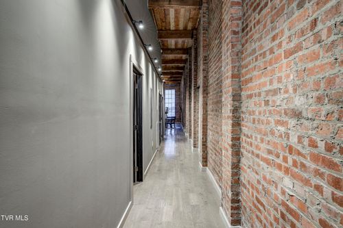 302-809 State St, Bristol, VA, 24201-4143 | Card Image