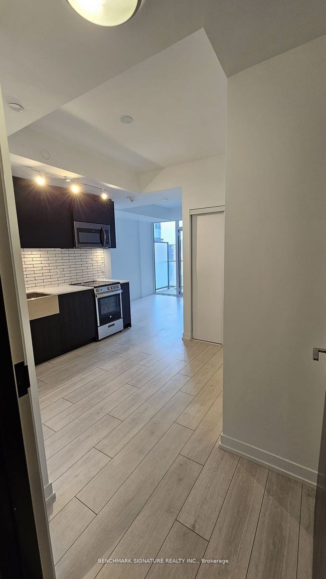 814 - 270 Dufferin St, Condo with 1 bedrooms, 1 bathrooms and null parking in Toronto ON | Image 4