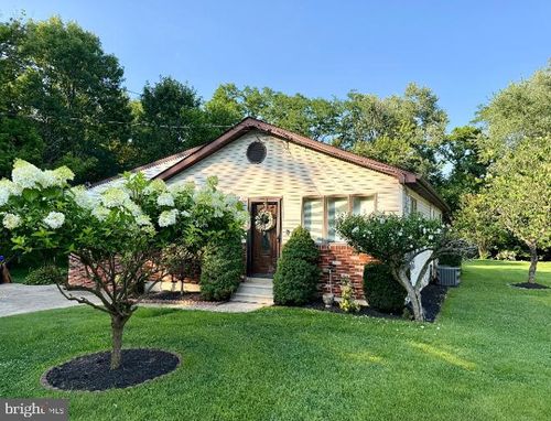 2123 Locust St, UPPER CHICHESTER, PA, 19061-3704 | Card Image
