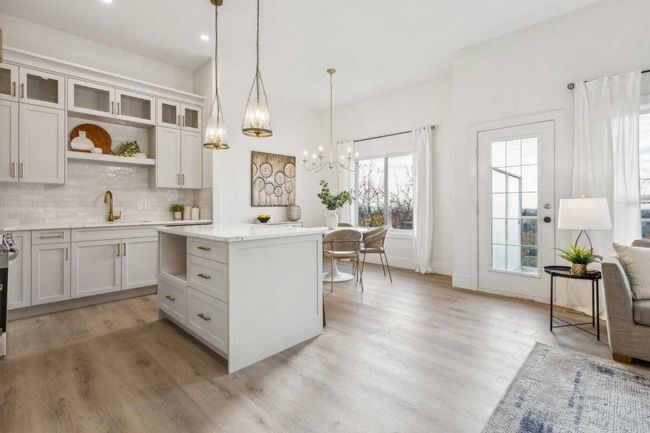 364 Prominence Hts Sw, Townhouse with 3 bedrooms, 3 bathrooms and 4 parking in Calgary AB | Image 8