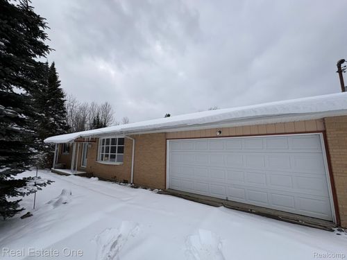 2855 E County Line Rd, Hale, MI, 48739-9296 | Card Image