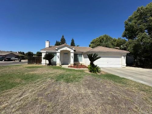2001 N Sallee St, Visalia, CA, 93291-3107 | Card Image