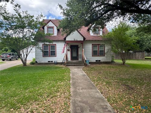 708 E 10th St, Cameron, TX, 76520-2773 | Card Image
