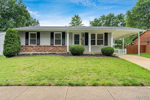 662 Green Forest Dr, Fenton, MO, 63026-3461 | Card Image