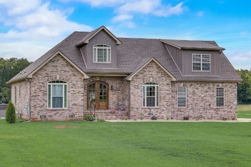 834 Longview Rd, Shelbyville, TN, 37160-5643 | Card Image