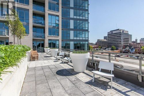 911-85 Duke St W, Kitchener, ON, N2H0B7 | Card Image