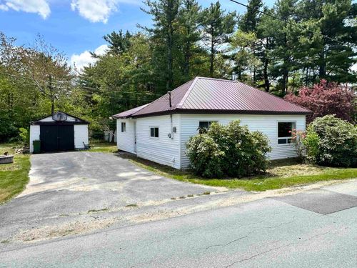 83 Glenwood St, Milton, NS, B0T1P0 | Card Image