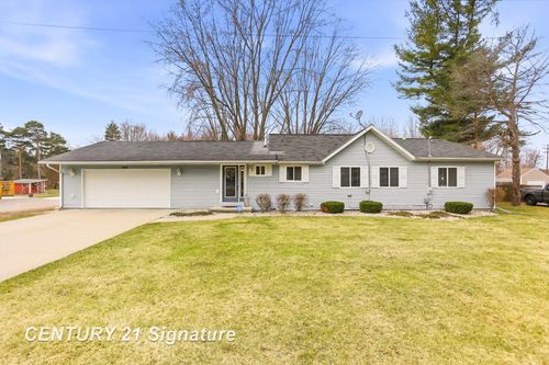 526 S Maple St, Hemlock, MI, 48626-8629 | Card Image