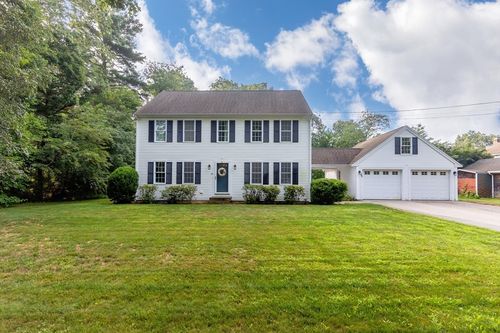 29 Pilgrim Rd, Duxbury, MA, 02332-5215 | Card Image