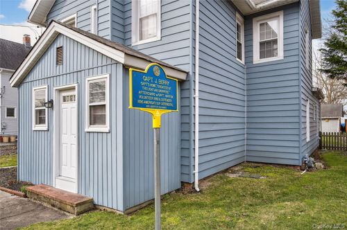 46 Monell Ave, Islip, NY, 11751-3904 | Card Image